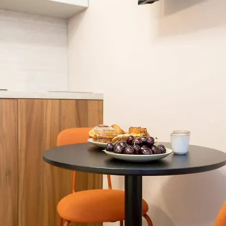 Elegant Rive Gauche Duroc Bon Marche Paris